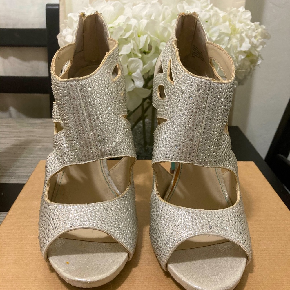 Betsy Johnson, wedding, ankle heels